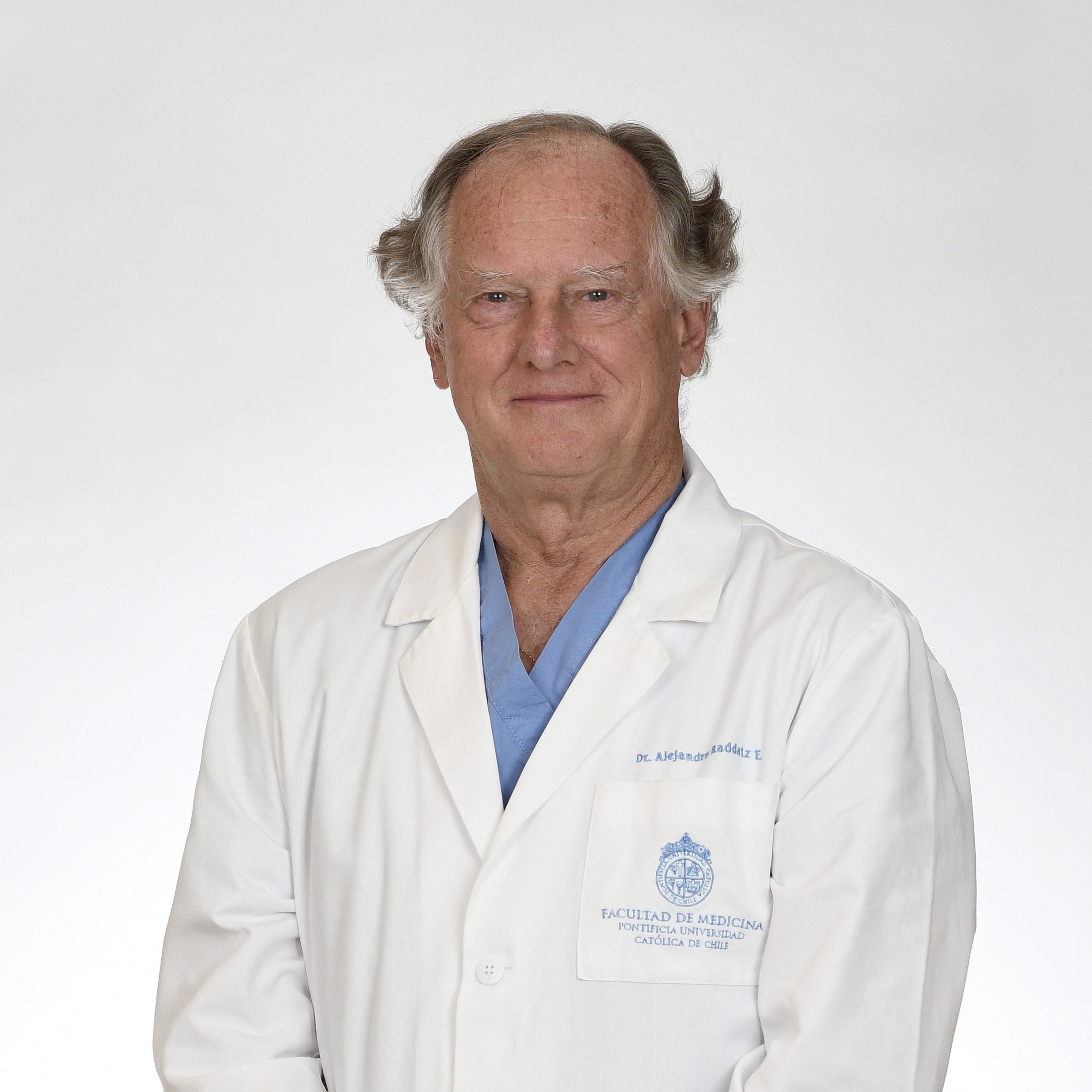 Dr. Alejandro Raddatz E.