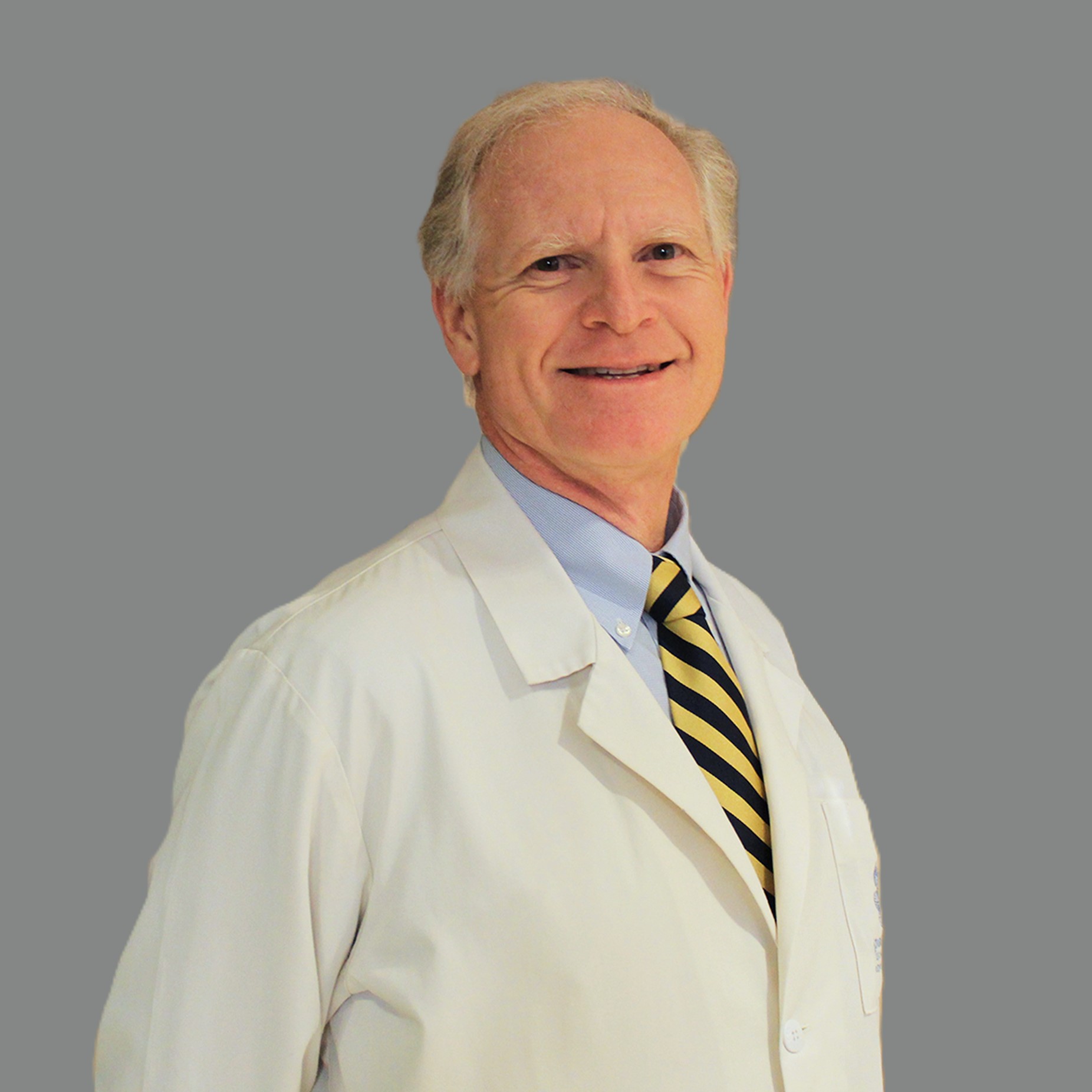 Dr. Mauricio Camus A.