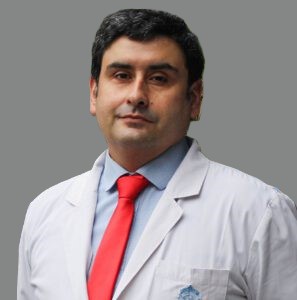 Dr. César Imarai B.