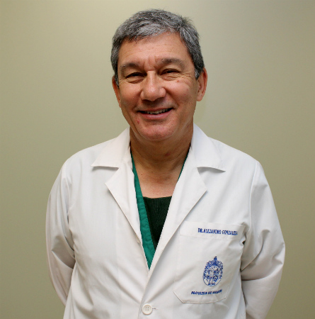 Dr. Alejandro González A.