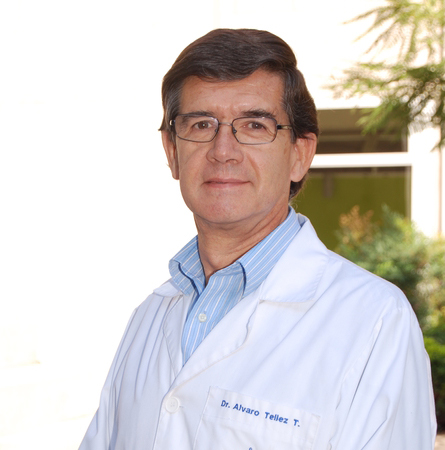 Dr. Álvaro Téllez T.