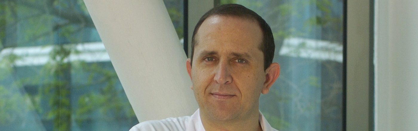 Dr. Fernando Crovari E.