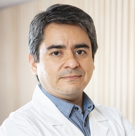 Dr. Rolando Espinoza D.